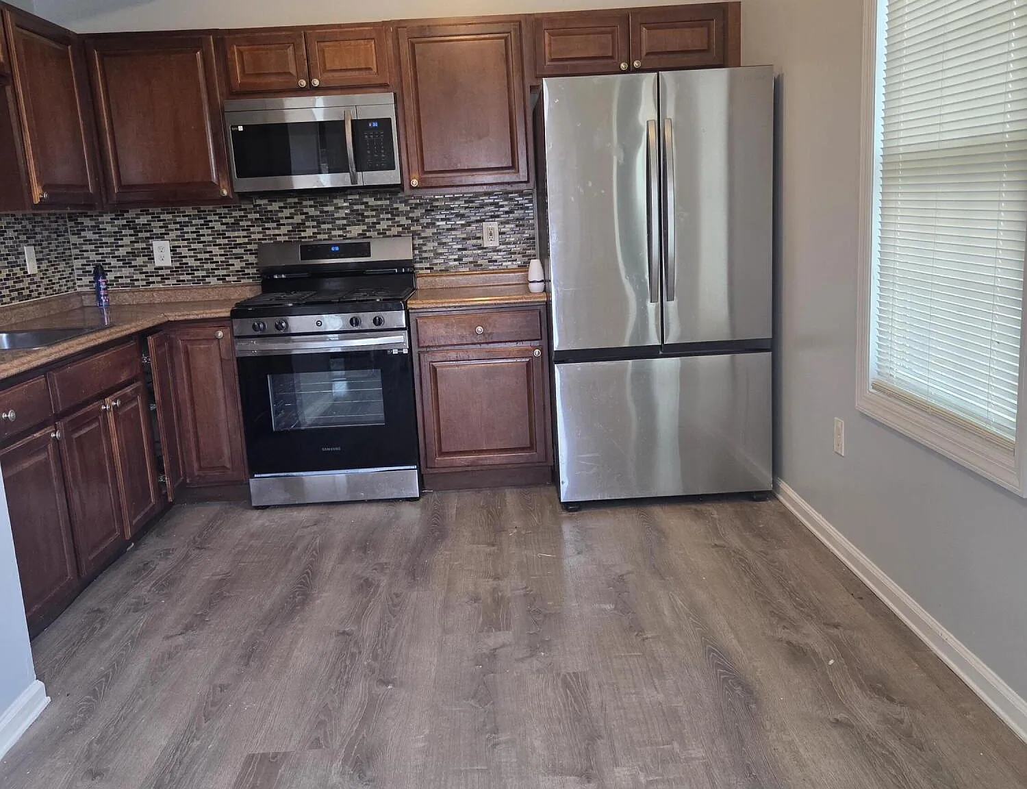 3 bed, 1.5 bath, $2,800 — Photo 3