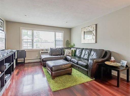 5th image of 479 Sea St APT 5