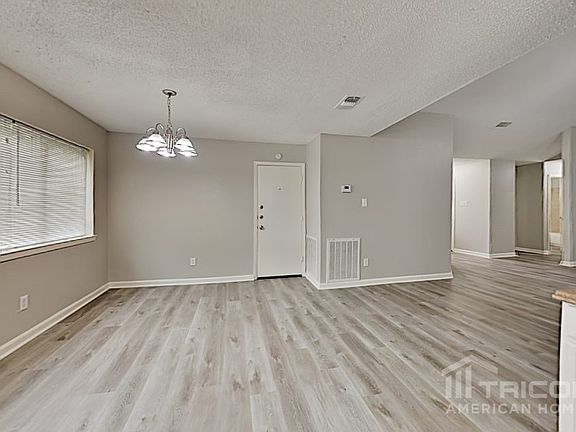 4th image of 7115 Sharpsburg Dr