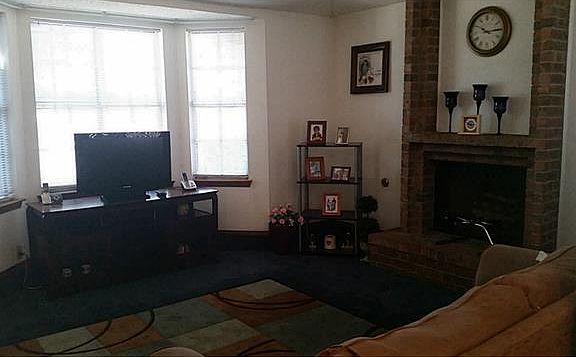 2nd image of 4881 Maureen Cir