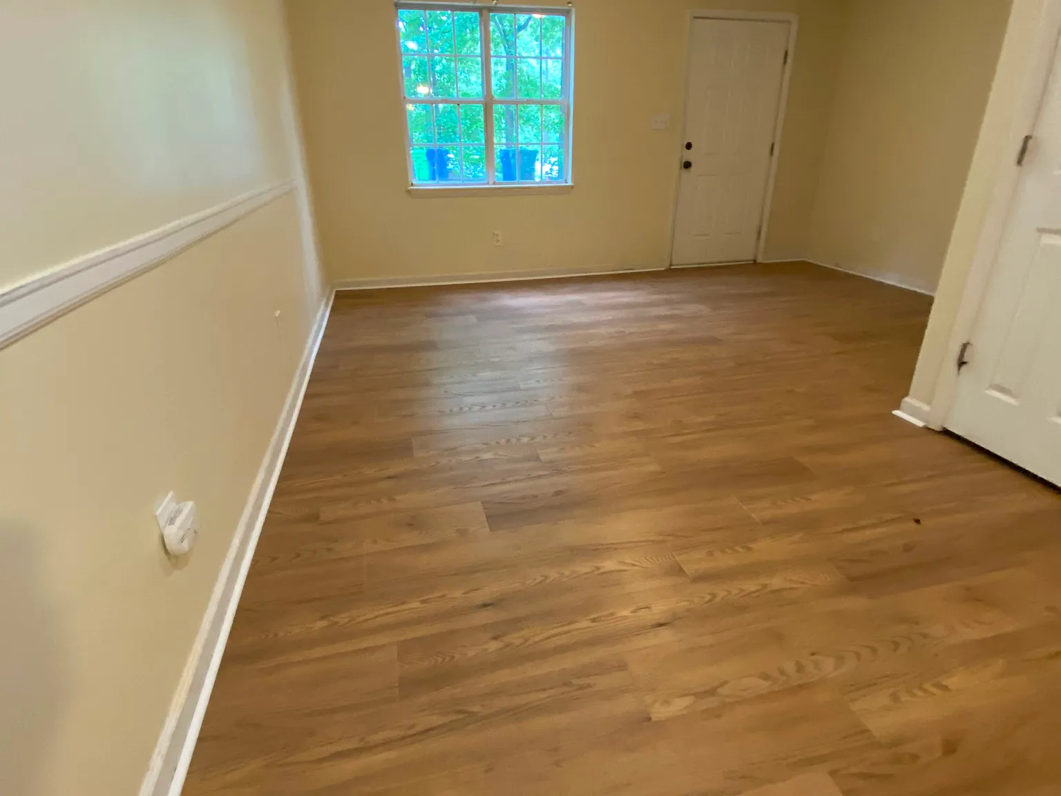 2 bed, 1.5 bath, 990 sqft, $1,525 — Photo 2