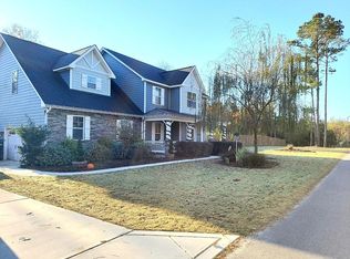 201 Thomas Ln, Hampstead, NC 28443