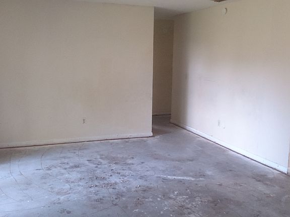 5th image of 606 Sandy Creek Dr