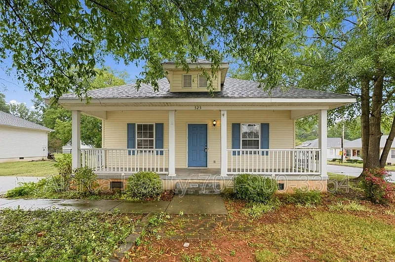 3 bed, 1170 sqft, $1,850 — Photo 1