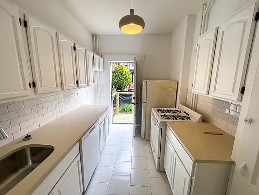 Rented by Evergreen Realty & Investments | media 1