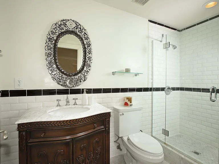 2050 Laurel Canyon Blvd — Photo 23
