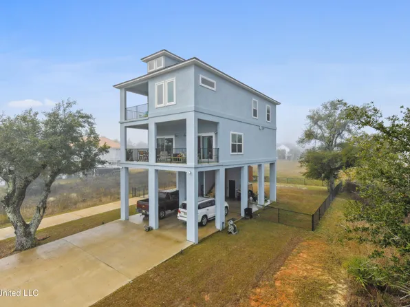 102 S Beach Blvd, Waveland, MS 39576