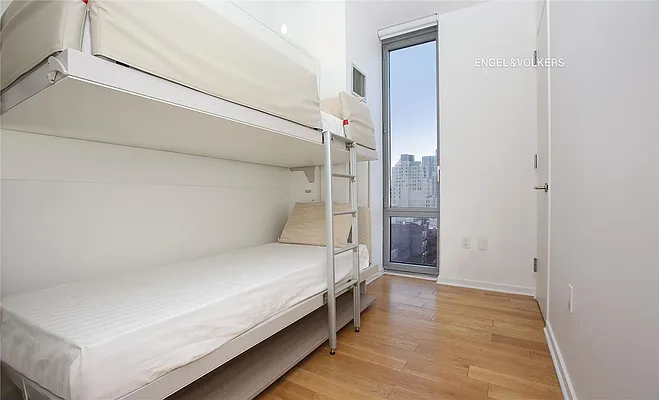Sold by Engel & Völkers New York City | media 7
