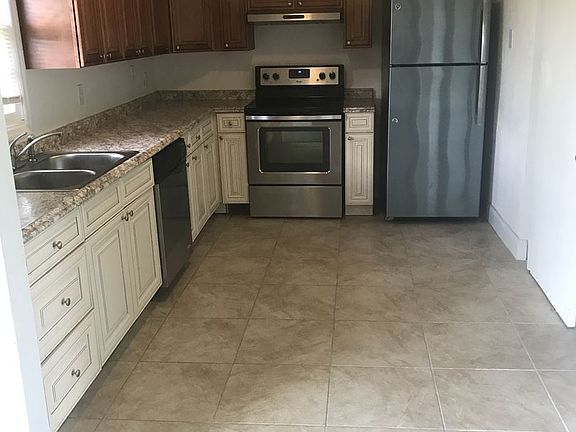 3rd image of 110 NW 40th St