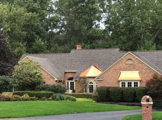 4763 Forest Ridge Ct, Rochester, MI 48306