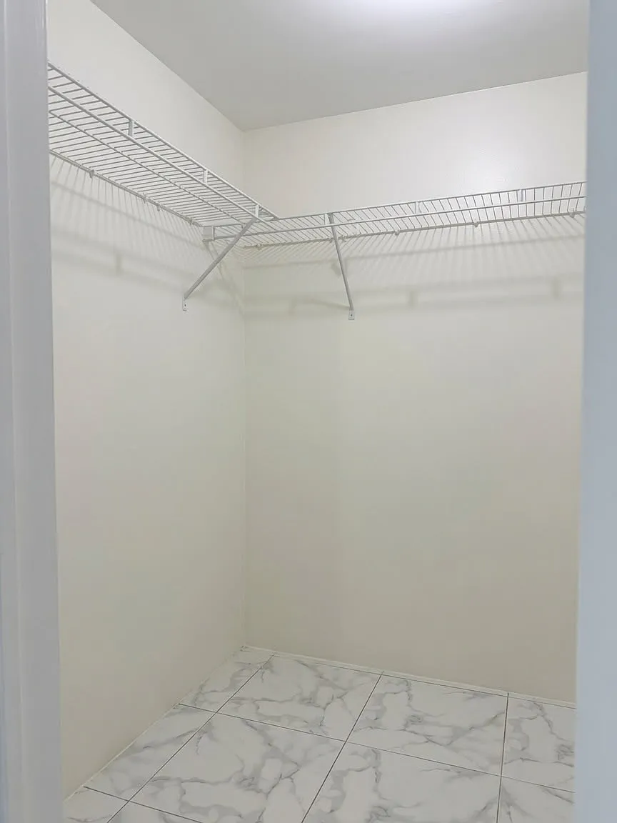 1 bed, 960 sqft, $2,350 — Photo 2
