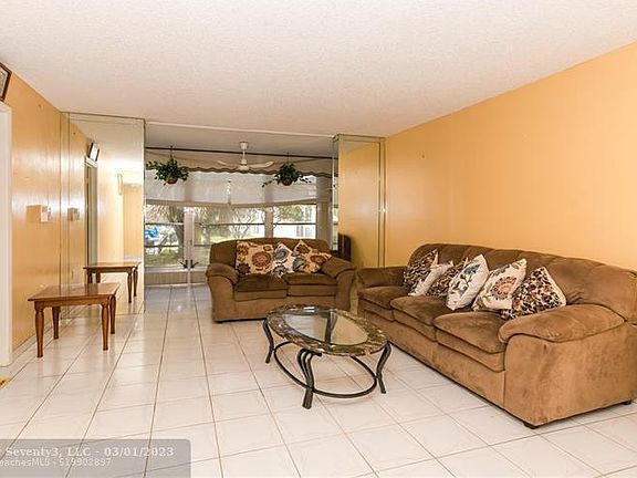 5th image of 2871 Sunrise Lakes Dr E APT 211