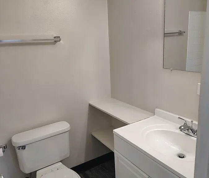 1351 Xenia St #2C — Photo 7