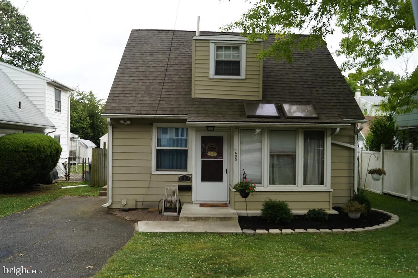605 Tennis Ave photo 1