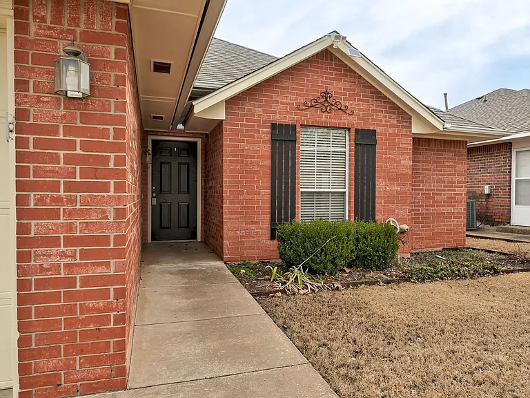 2032 Emerald Brook Ct — Photo 4