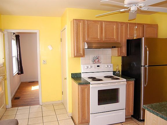 5th image of 212 Doyle Ave