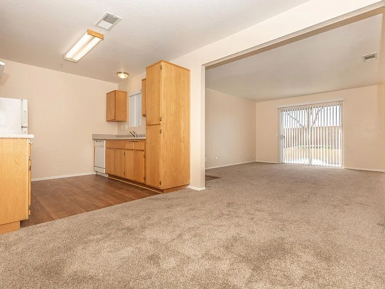 Desert Heights Apartment Homes — Photo 27