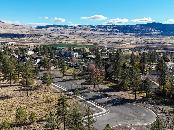 2306 Nicholson Ave, Merritt, BC V1K 1L7