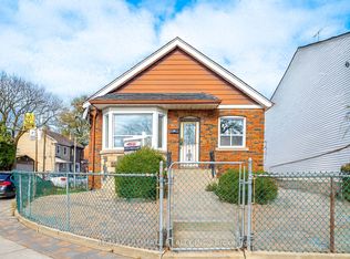 42 Carr St, Toronto, ON M5T 1B5