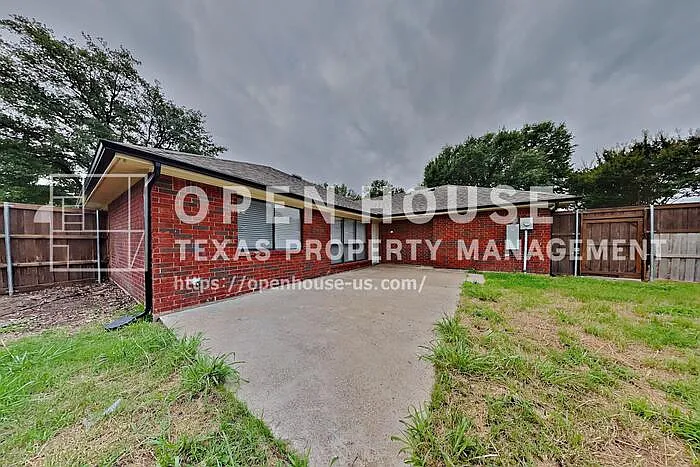 2621 Primrose Ln — Photo 18