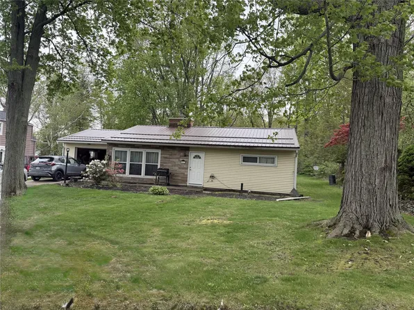 421 Dale Dr, Erie, PA 16511