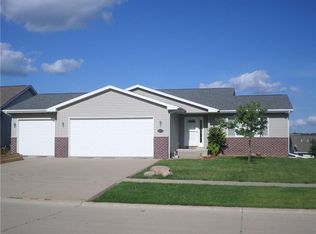 2615 Pennington Dr, Marion, IA 52302