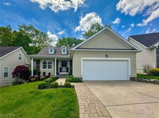6836 Twin Oaks Ct, Canfield, OH 44406