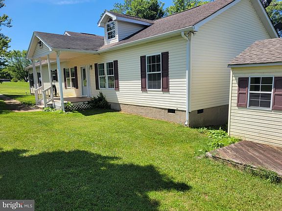 3rd image of 21182 Gibsons Ln