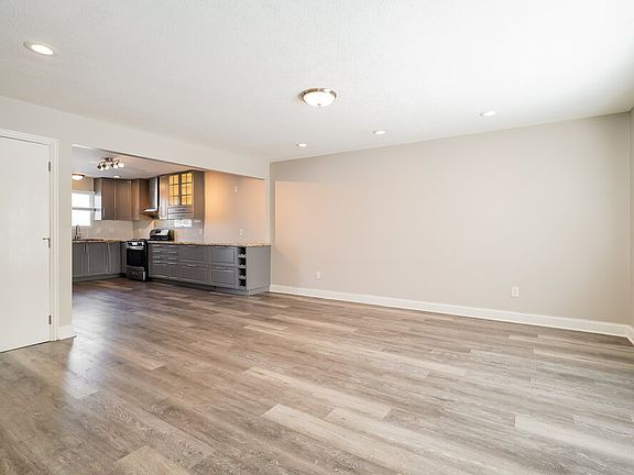 5th image of 100 Dakota Ct