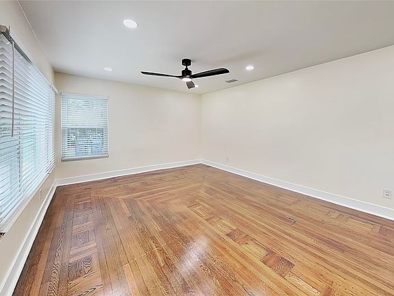 5th image of 270 W Pineloch Ave