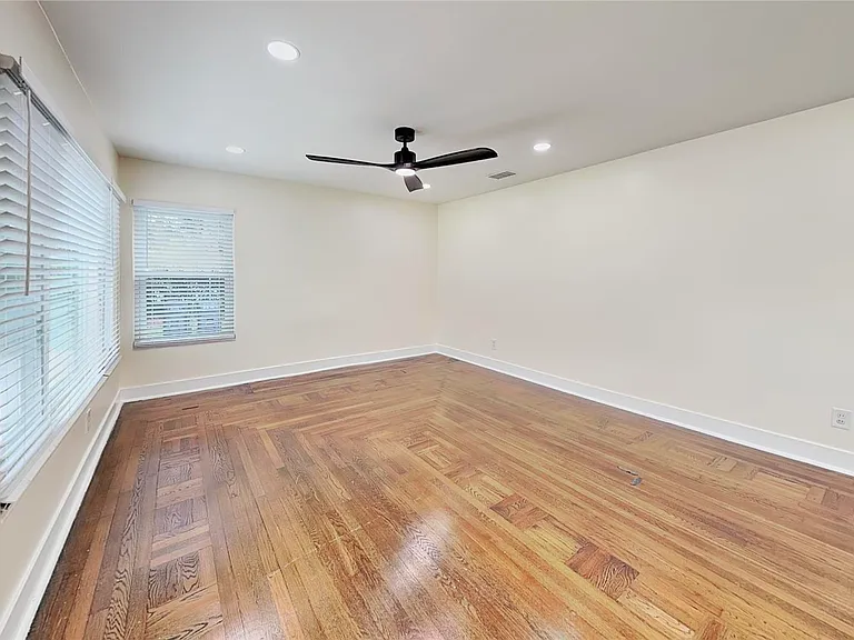 270 W Pineloch Ave — Photo 5