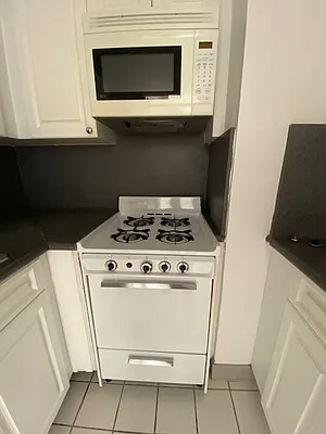 Rented by Olnick Organization | media 4