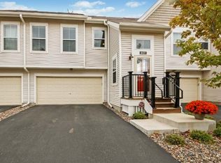 8415 Forestview Ln N #102, Maple Grove, MN 55369