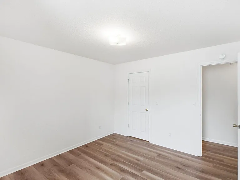 4402 - 4404 Jeana Court — Photo 15