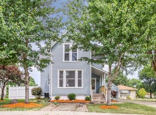 1104 E Salem Ave, Indianola, IA 50125