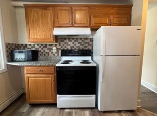 40 E Water St APT 2, Rockland, MA 02370