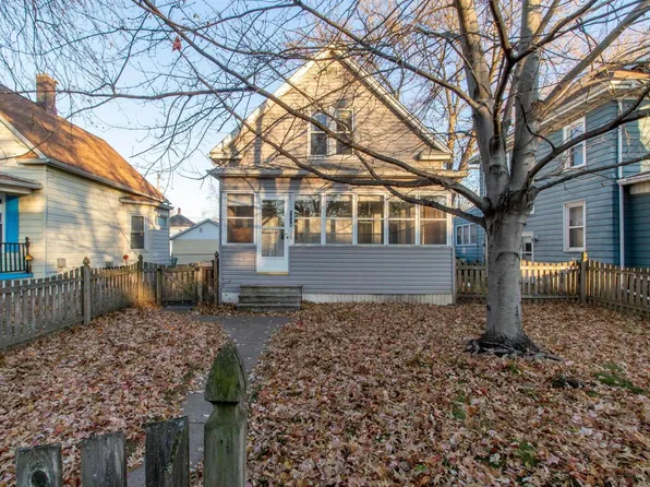 1174 25th St, Moline, IL 61265