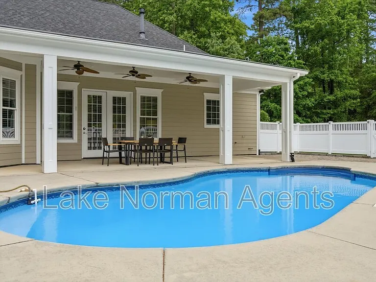 505 Stonemarker Rd — Photo 6
