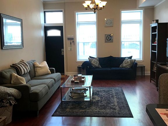 3rd image of 1719 W Le Moyne St #1