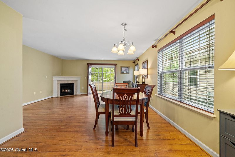 4th image of 121 Annabelle Place