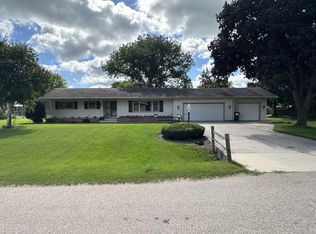 648 E Petunia Ln, Beloit, WI 53511