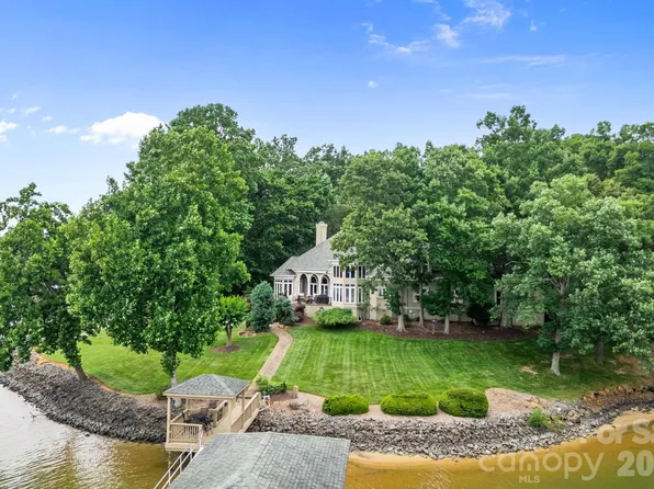 2161 Windy Oaks Rd, Fort Mill, SC 29708