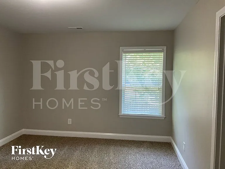 5602 Falkland Dr — Photo 9
