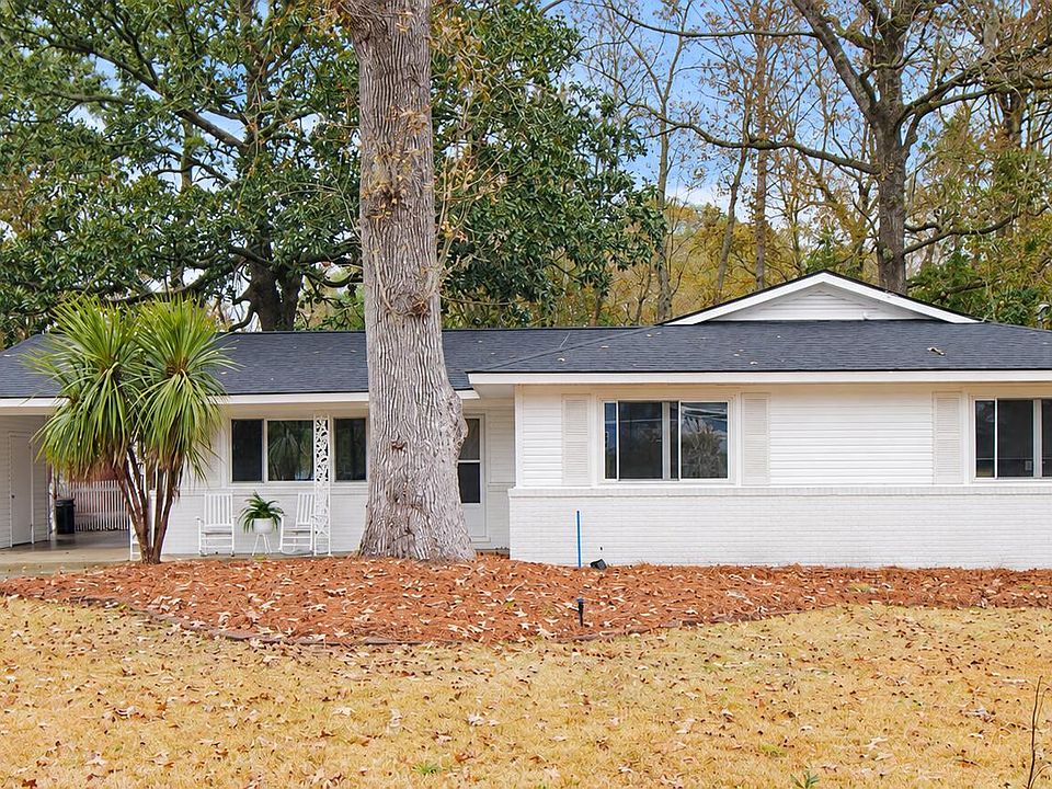 1st image of 802 Jane Way