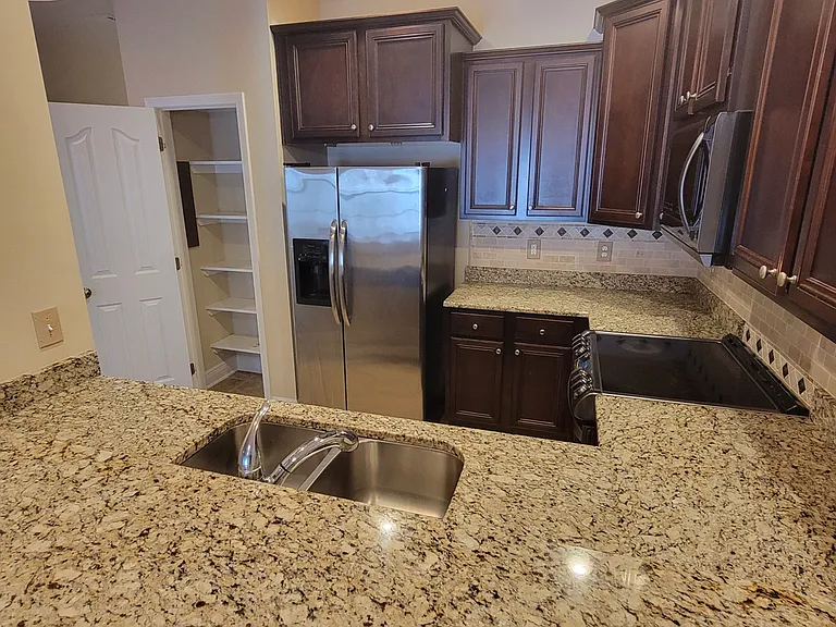 8860 Brown Pelican Cir #8860 — Photo 4