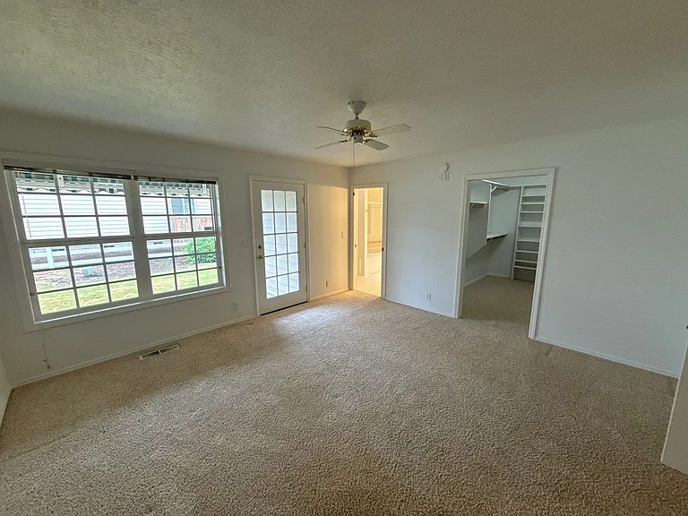 191 McLaughlin Dr — Photo 24