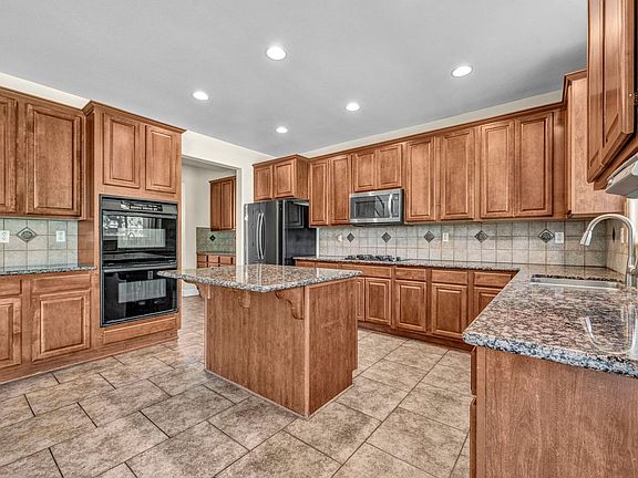 3rd image of 2425 Crooked Canyon Ct