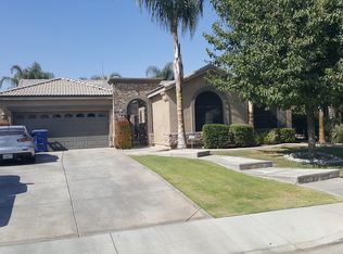 10916 Villa Monterey Dr, Bakersfield, CA 93311