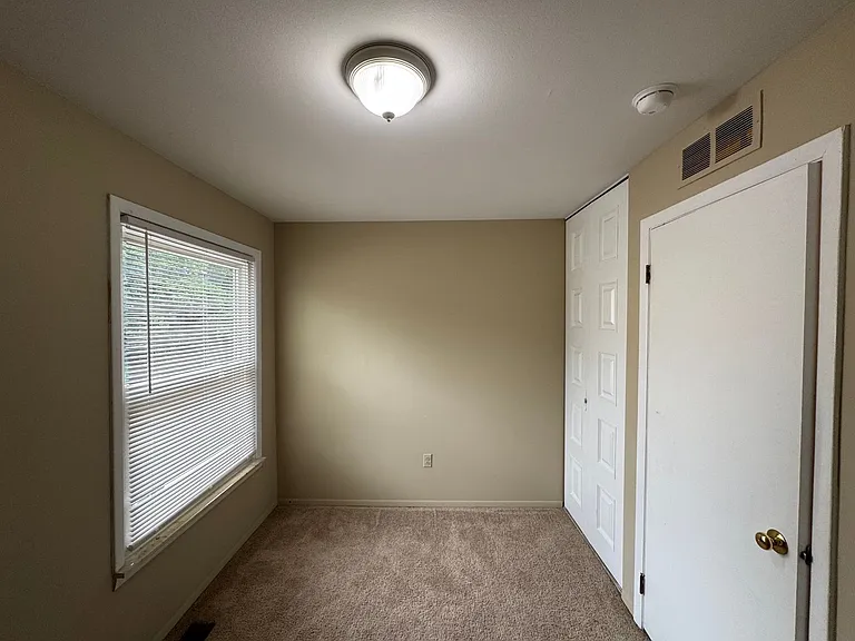 2802 Willow Ct — Photo 16