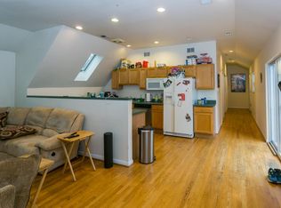 1901 W George St APT 1, Chicago, IL 60657